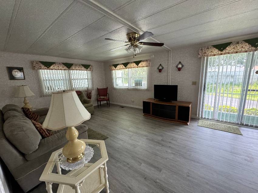 315 Murray Drive a Lakeland, FL Mobile or Manufactured Home for Sale